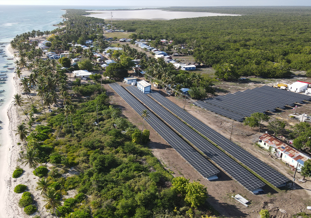 Isla Saona se convierte en la primera y única isla del hemisferio con energía limpia 24/7